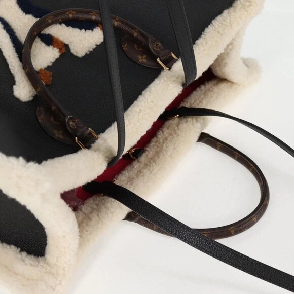 LOUIS VUITTON Monogram Shearing On The Go GM Tote Bag - Picture 6 of 16